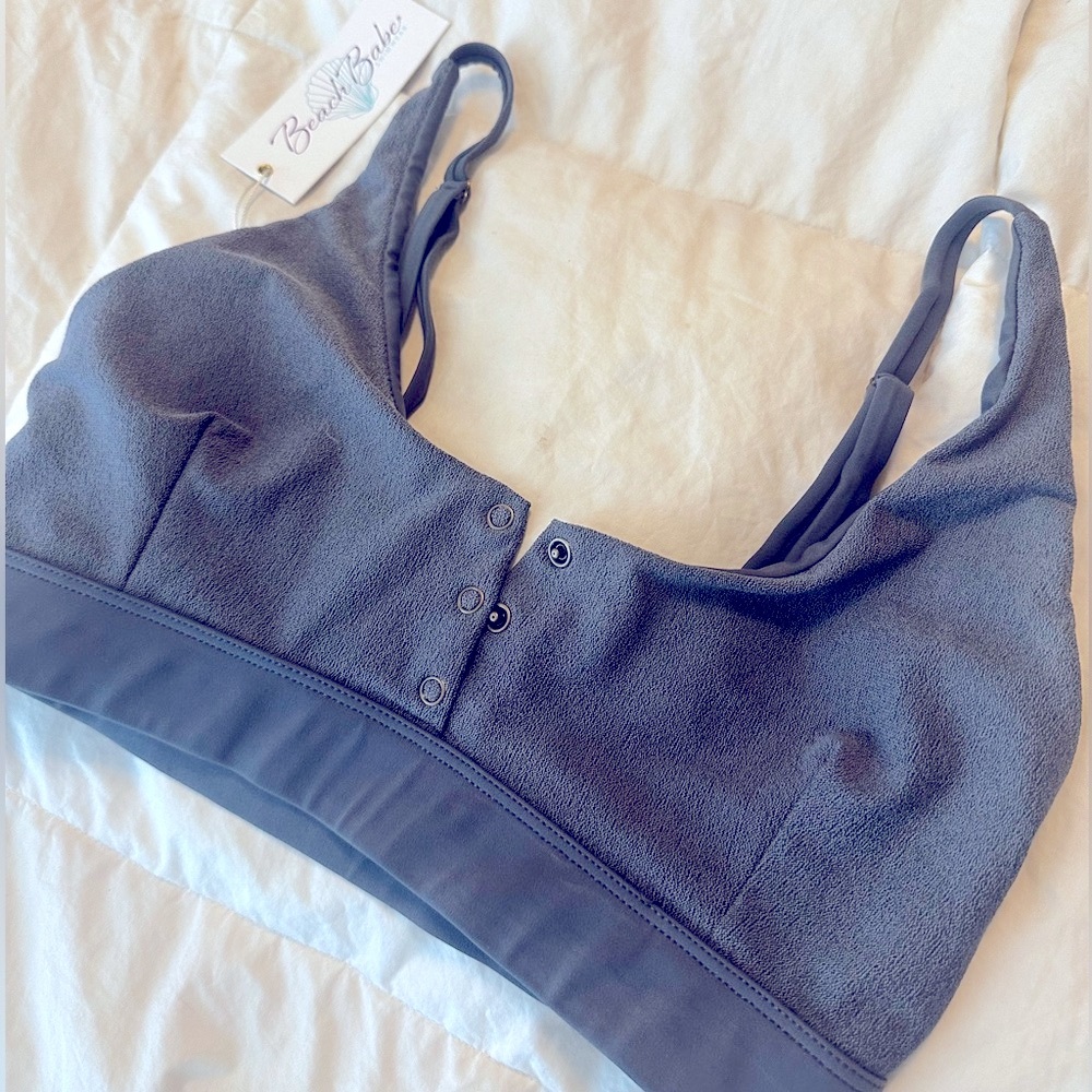Beach babe swimwear bikini top L
